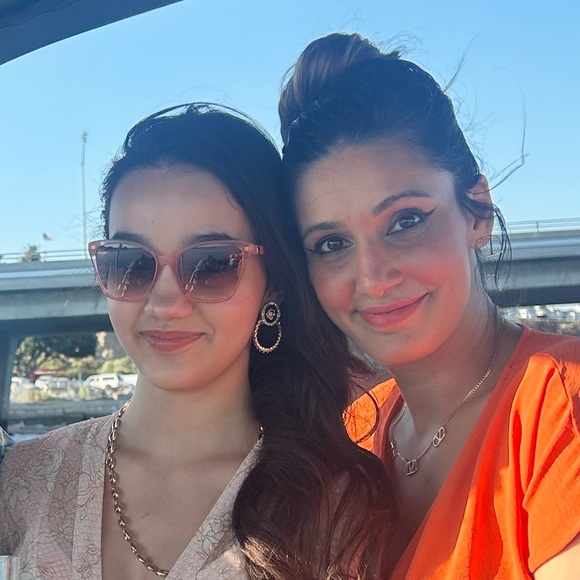 Meet your Posher, Cindy - Picture 1 of 1